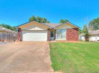 1204 W Glendale St, Broken Arrow, OK 74011