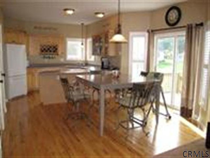 2nd image of 417 N LINE Road