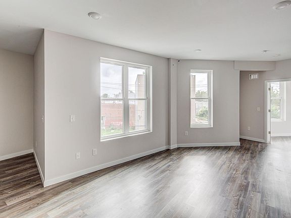 4th image of 5050 Baltimore Ave #9
