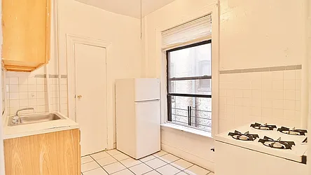 Rented by Park Property Advisors