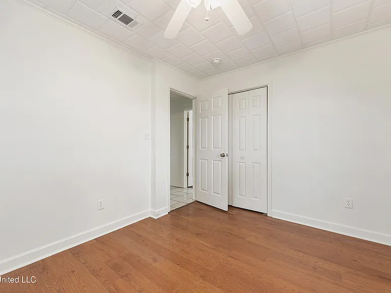 633 Keller St — Photo 12