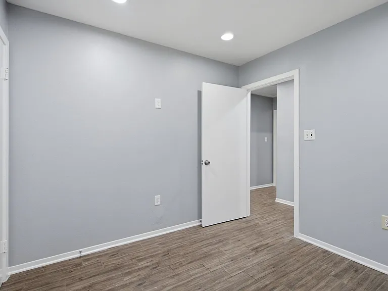 7022 Neff St — Photo 5