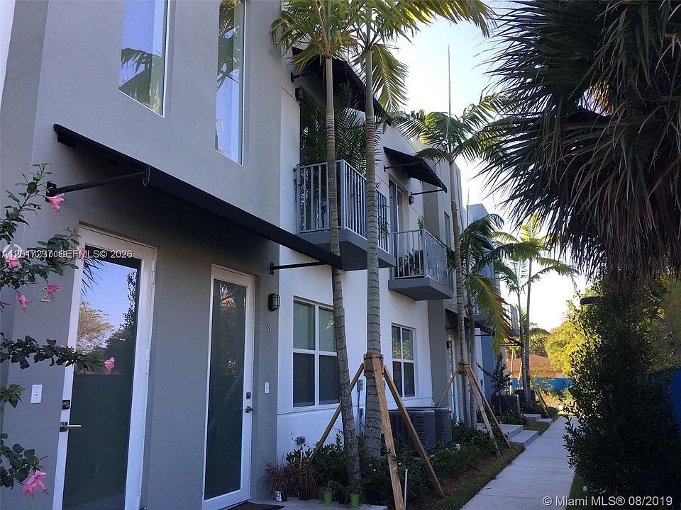 1st image of 440 NE 35th Ct #3