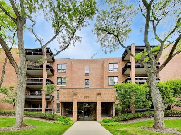 1066 Shermer Rd APT 20, Northbrook, IL 60062