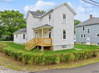 100 Richmond St, Loyalhanna, PA 15661