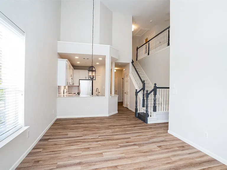 8600 Brunswick Dr — Photo 5