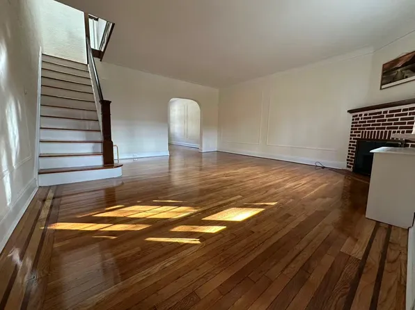 29-27 164th Street image 4 of 9