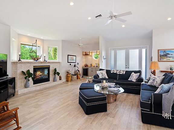 2nd image of 901 Waters Edge Dr