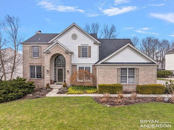 2nd image of 4535 Canterwood Dr NE