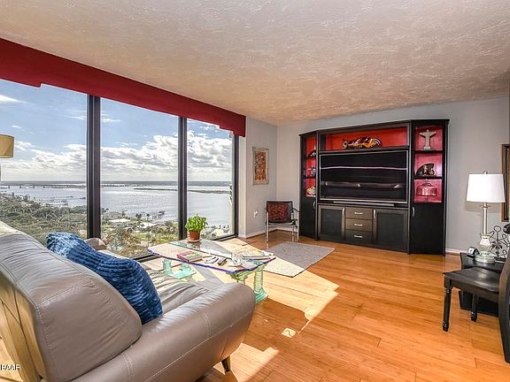 4th image of 1 Oceans West Blvd APT 17B6