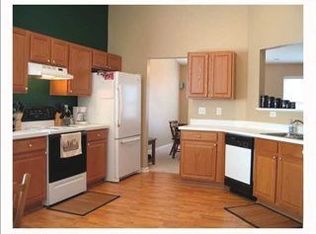 400 Sturminster Dr, Holly Springs, NC 27540