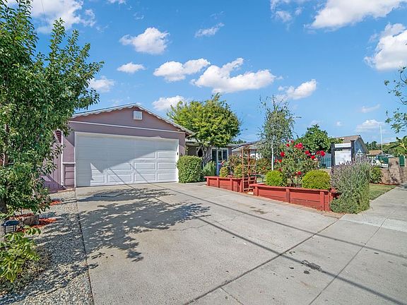 4th image of 617 Serenade Way