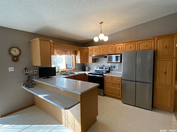 3rd image of 205 Morrison Dr