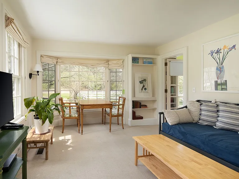 1430 Salisbury Rd — Photo 13