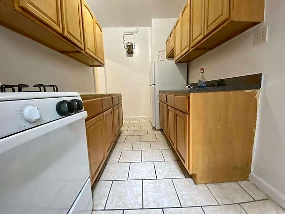 3rd image of 431 Audubon Ave #2C