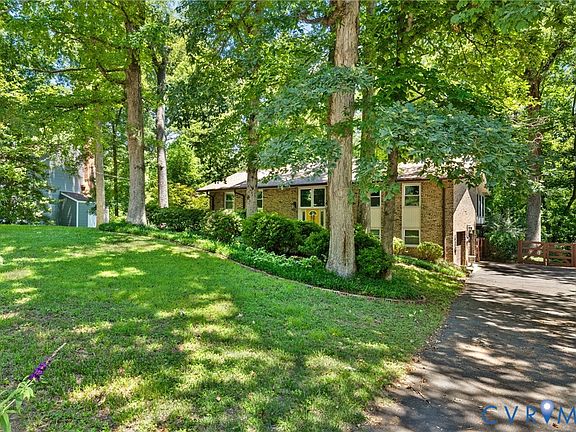 3rd image of 9024 Anbern Dr