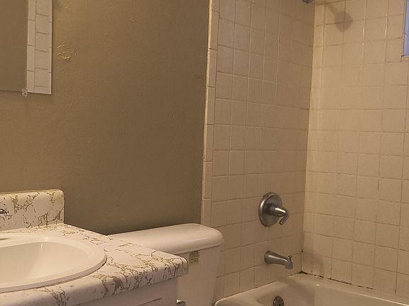 2nd image of 818 W 28th Ave APT A16