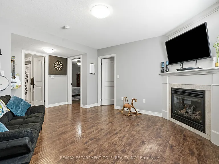 379 Michael Dr — Photo 12