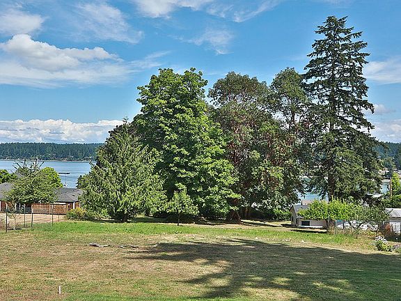 Overlooking Holmes Harbor
