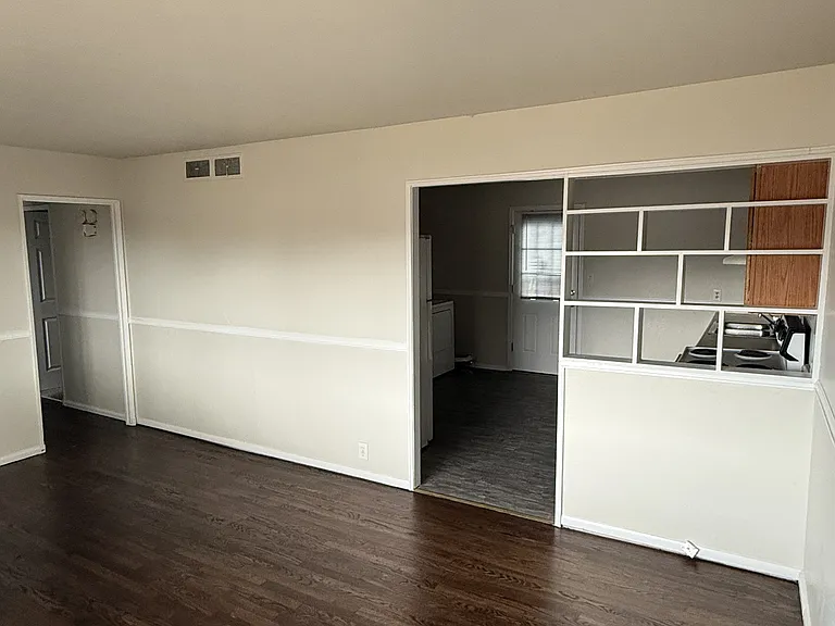 1308 Harrison Rd — Photo 7
