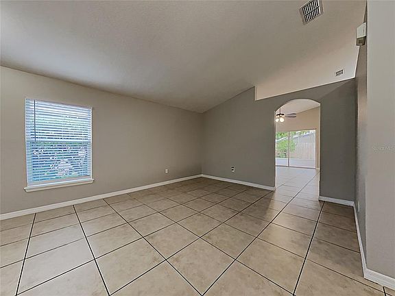 3rd image of 511 WELLESLY STREET