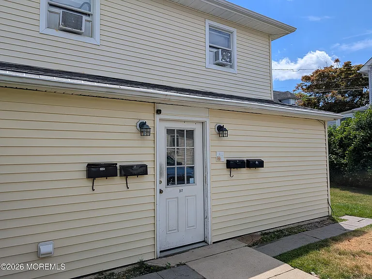 317 McCabe Ave #R1 — Photo 1