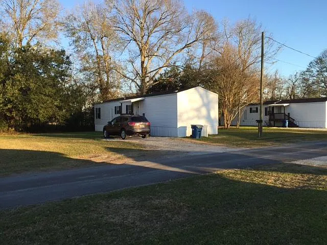 Building Photo - 211 Candy Dr