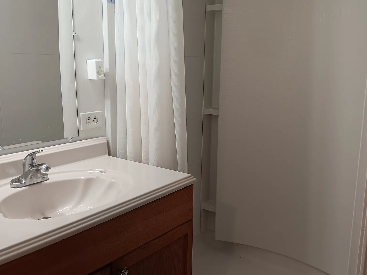 248 Haven Dr — Photo 2