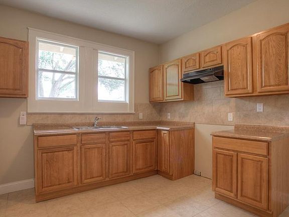 5th image of 3810 N Darwin Ave