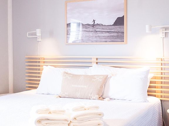 Bed linens and bath towels provided!