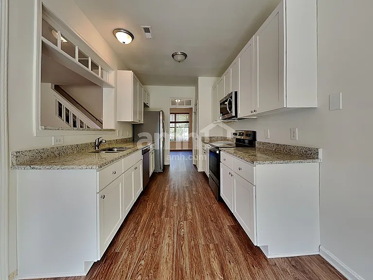 1119 Bridlemine Dr — Photo 4