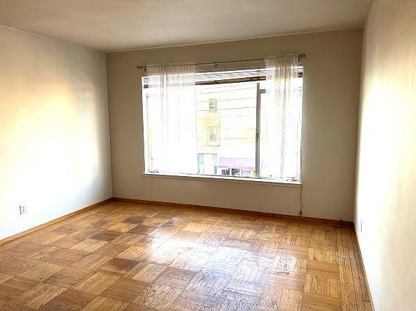 1st image of 1827 Clement St #4