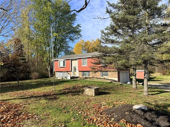 450 Lapp Rd, Alden, NY 14004