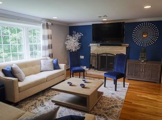 60 North Ave, Weston, MA 02493