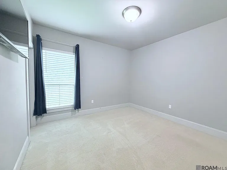 6643 Silver Oak Dr — Photo 15