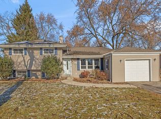 648 Maple Ave, Lisle, IL 60532