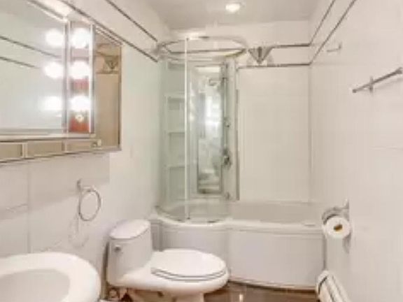 3rd image of 2621 Mill Ave Floor 2