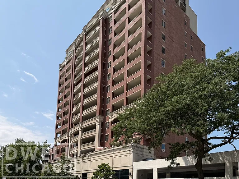 828 W Grace St #804 — Photo 22