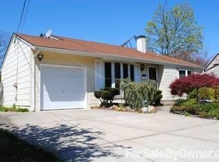 3004 Watch Hill Ave, Medford, NY 11763