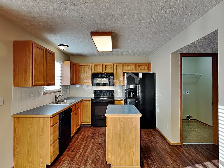 378 Wheatfield Dr — Photo 3