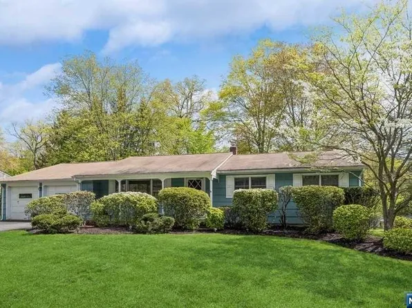 259 Capri Ter, Park Ridge, NJ 07656