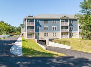 21 Pinecrest Dr #103, Essex Junction, VT 05452