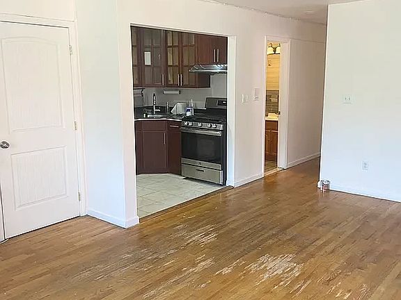3rd image of 70-40 Sybilla St #2