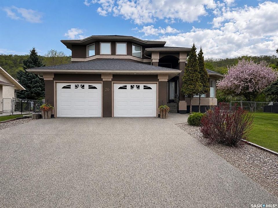 1st image of 20 Willow CRESCENT