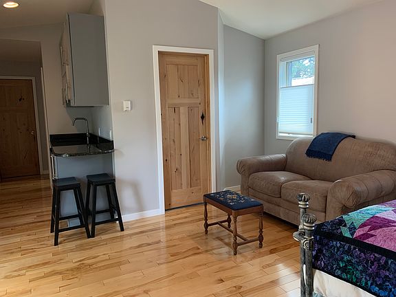 3rd image of 1819 Eastlawn Ave #0