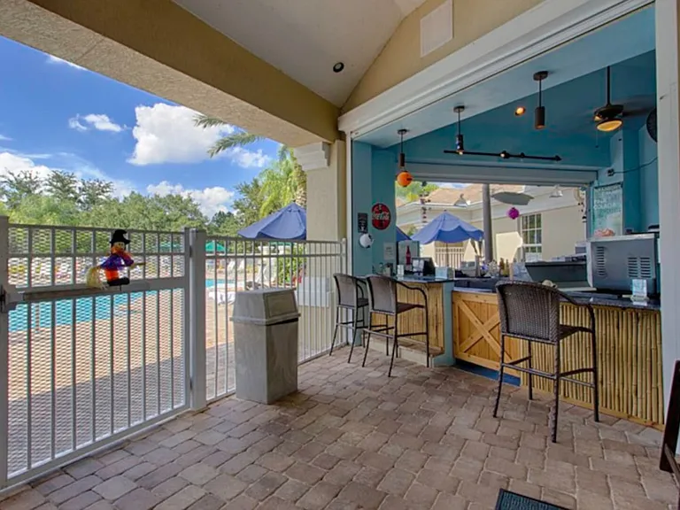 Silver Palm Dr — Photo 35