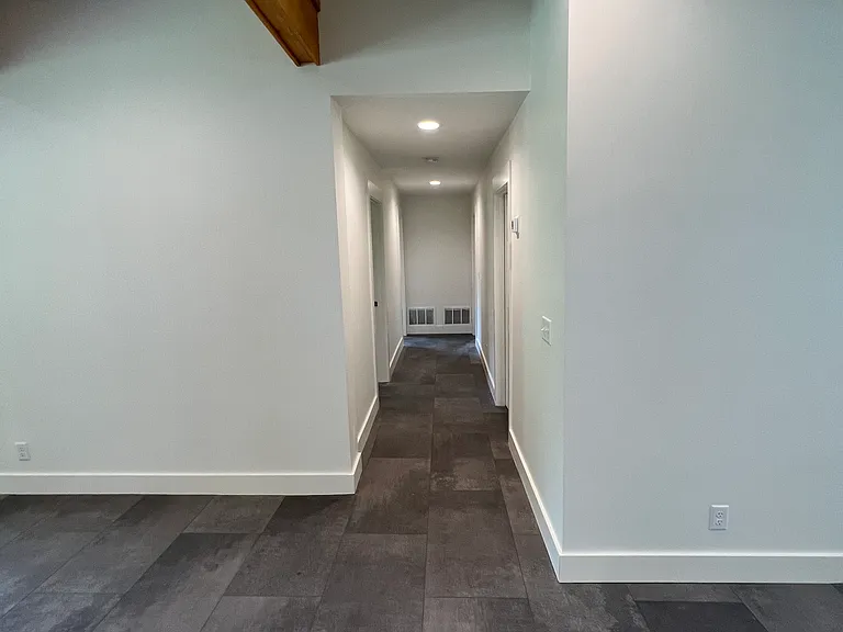 101 Eastwood Ave — Photo 20