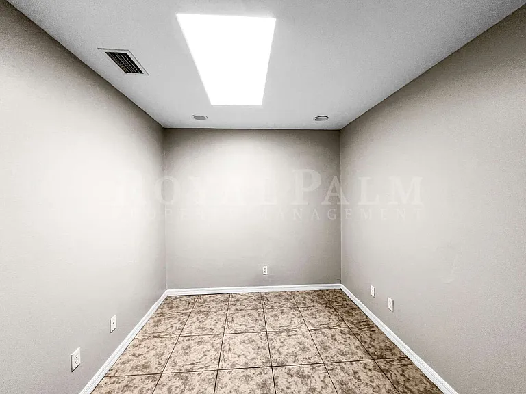 2130 NE 8th Pl — Photo 21