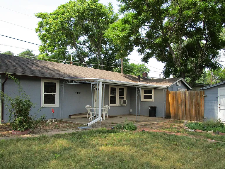 402 W Adams Ave — Photo 1