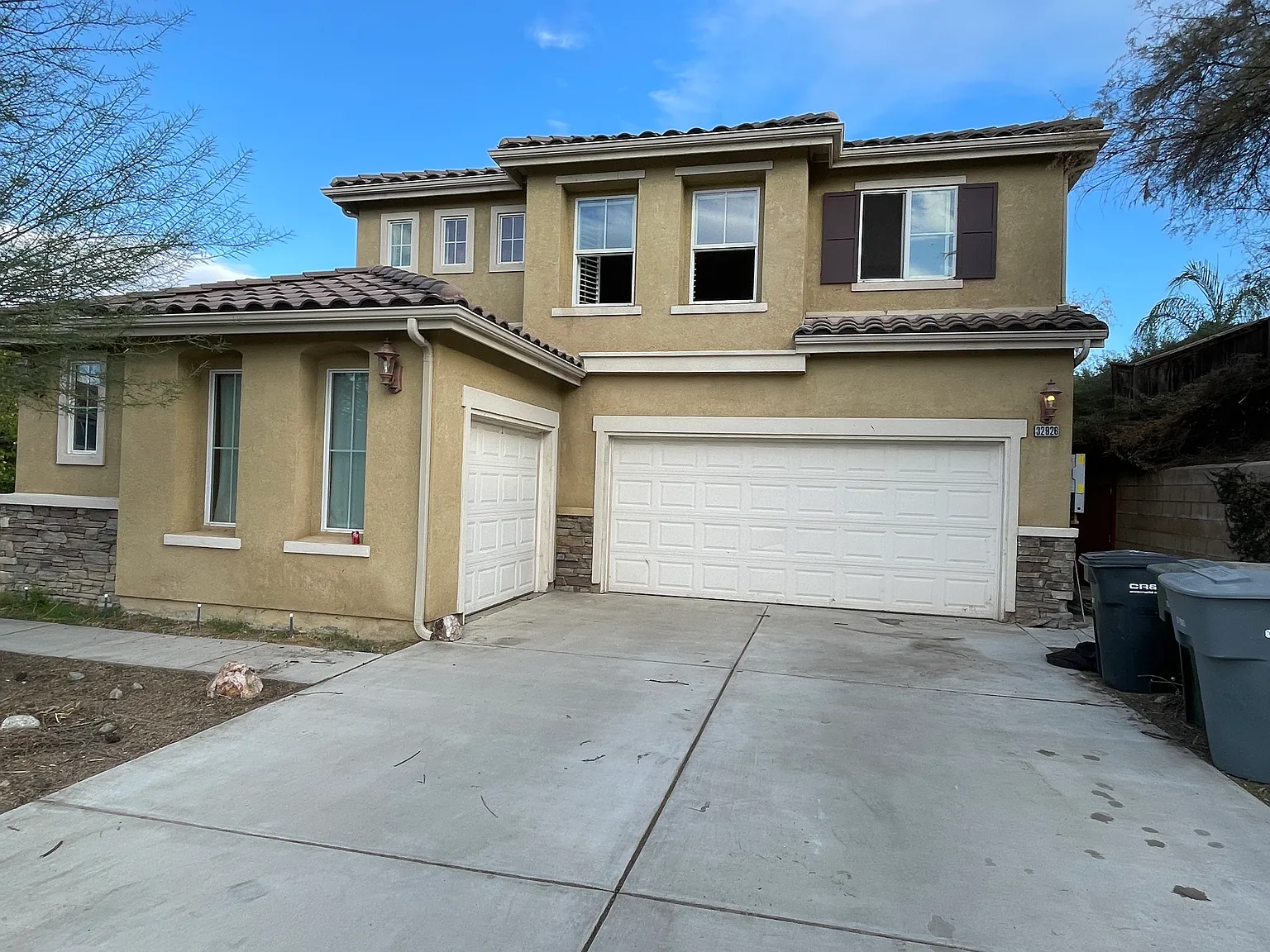 3 bed, 2.5 bath, 2749 sqft, $3,190 — Photo 1